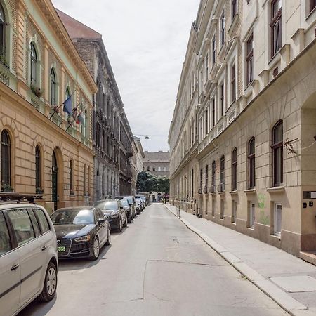 Two-Bedroom Apartment Next To Music Academy Budapest Exterior foto