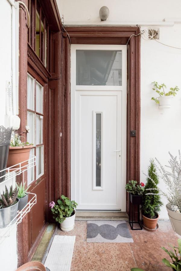 Two-Bedroom Apartment Next To Music Academy Budapest Exterior foto