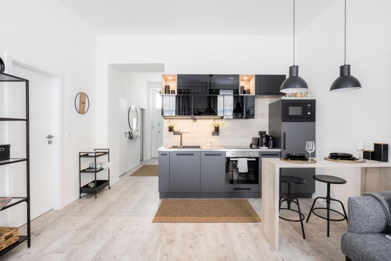 Two-Bedroom Apartment Next To Music Academy Budapest Exterior foto