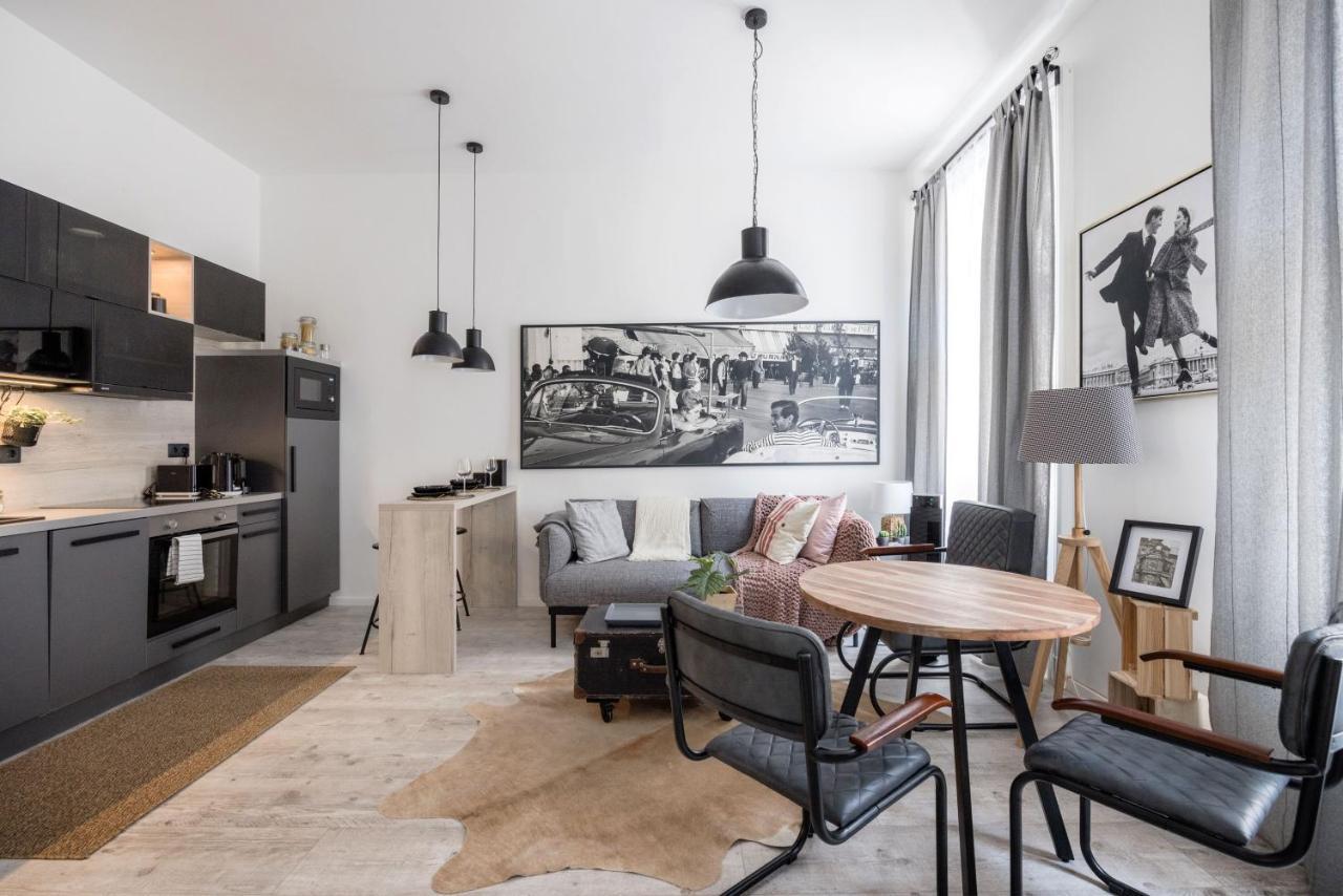 Two-Bedroom Apartment Next To Music Academy Budapest Exterior foto