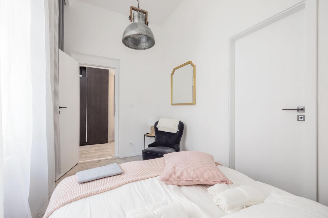 Two-Bedroom Apartment Next To Music Academy Budapest Exterior foto